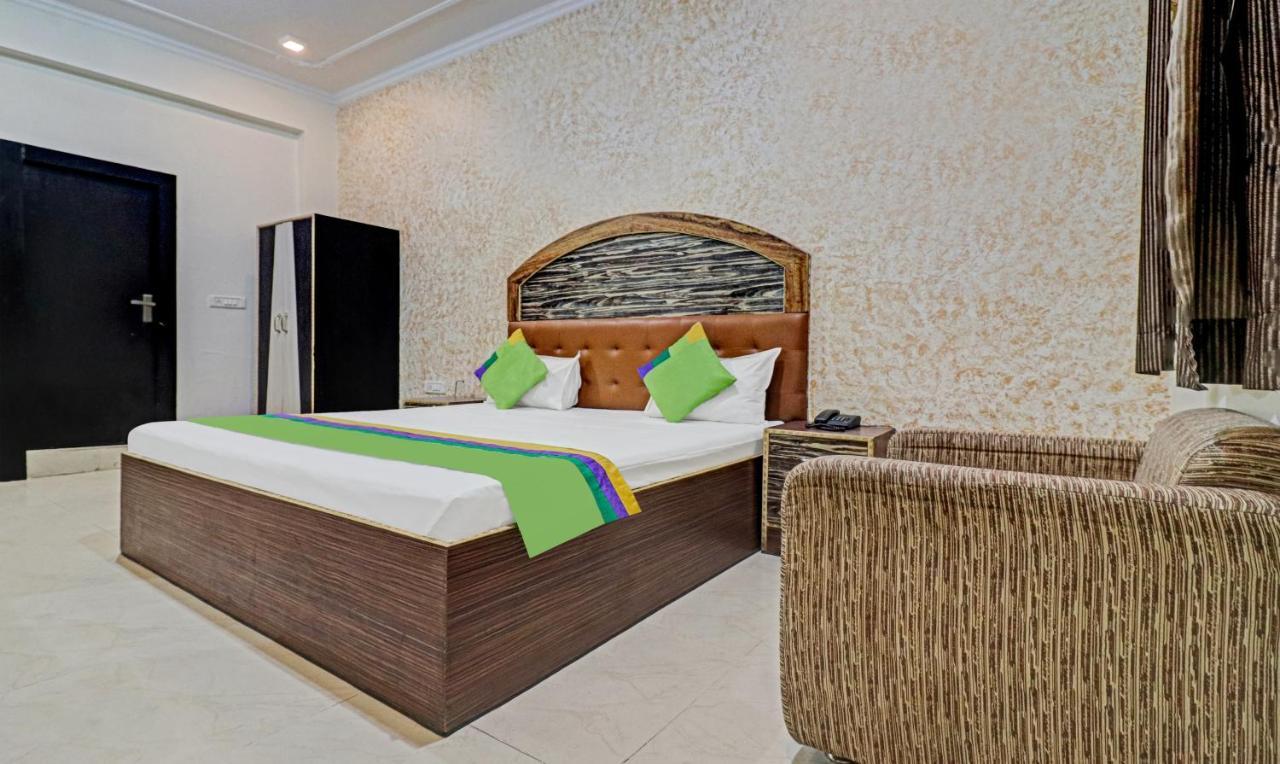 Treebo Trend Radha Palace Матура Екстериор снимка