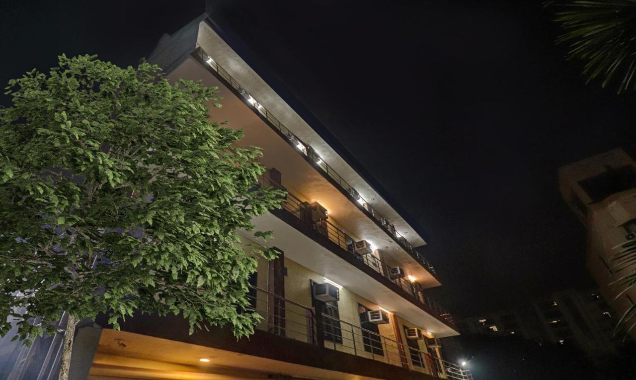Treebo Trend Radha Palace Матура Екстериор снимка