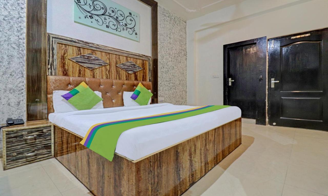 Treebo Trend Radha Palace Матура Екстериор снимка